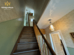 Treppe zum DG - 1 - Doppelhaus mit Charme und Potenzial für Ihre Familie am Schlegelsberg