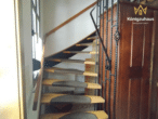 Zeitlose Eleganz: Historisches Anwesen als Familienresidenz - Treppenaufgang