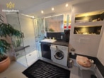 Wohnung_Bad_1 - Idylle trifft Eleganz – Zweifamilienhaus: Pool, Garten, zwei Wohneinheiten