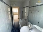 Badezimmer_ - 4-Zimmer- Wohnung am Heiligenberg – modernisiert & bezugsfrei mit Potenzial für Anleger