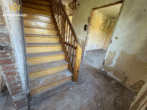 Treppe zu DG - Charmantes Einfamilienhaus am Heiligenberg in Jena – Ihr neues Zuhause mit Weitblick