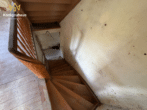 Treppe zu OG - 2 - Ihr Start in ein neues Zuhause – entkerntes EFH mit fertigem Sanierungskonzept und Ausbauvarianten