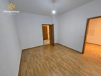 Zimmer1_3 - Frisch renoviert und über 7 Prozent Rendite – 4 Raum Wohnung in Gera