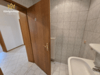 Bad_2 - Frisch renoviert und über 7 Prozent Rendite – 4 Raum Wohnung in Gera